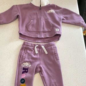Roots toddler Purple Sweater & sweatpants Size 3T